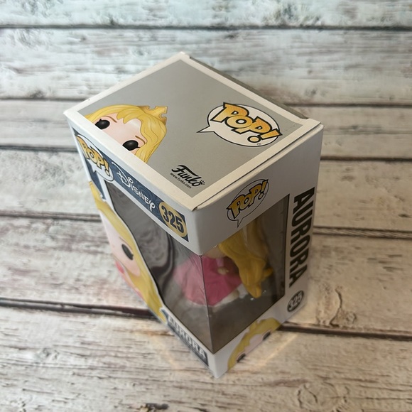 Funko Disney Aurora Sleeping Beauty 325 - Picture 2 of 3